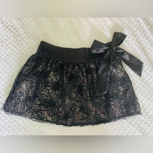 Charlotte Russe Women's Black and Cream Skirt Size Small